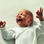 Il est stressant de voir un bébé qui pleure. Pourtant, vous pouvez le calmer grâce à ces conseils.
