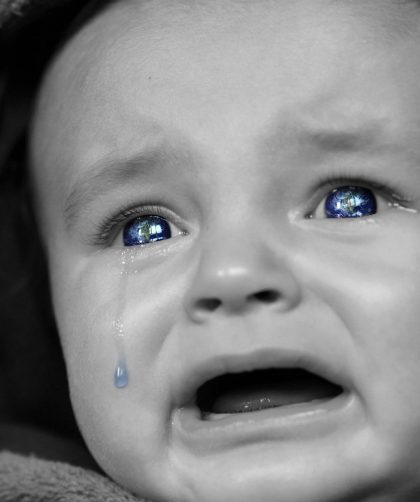 Le cerveau réagit lorsque qu'un bébé pleure.