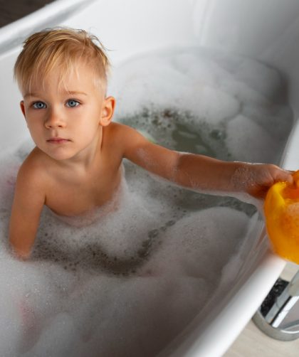 Prendre un bain avec son enfant